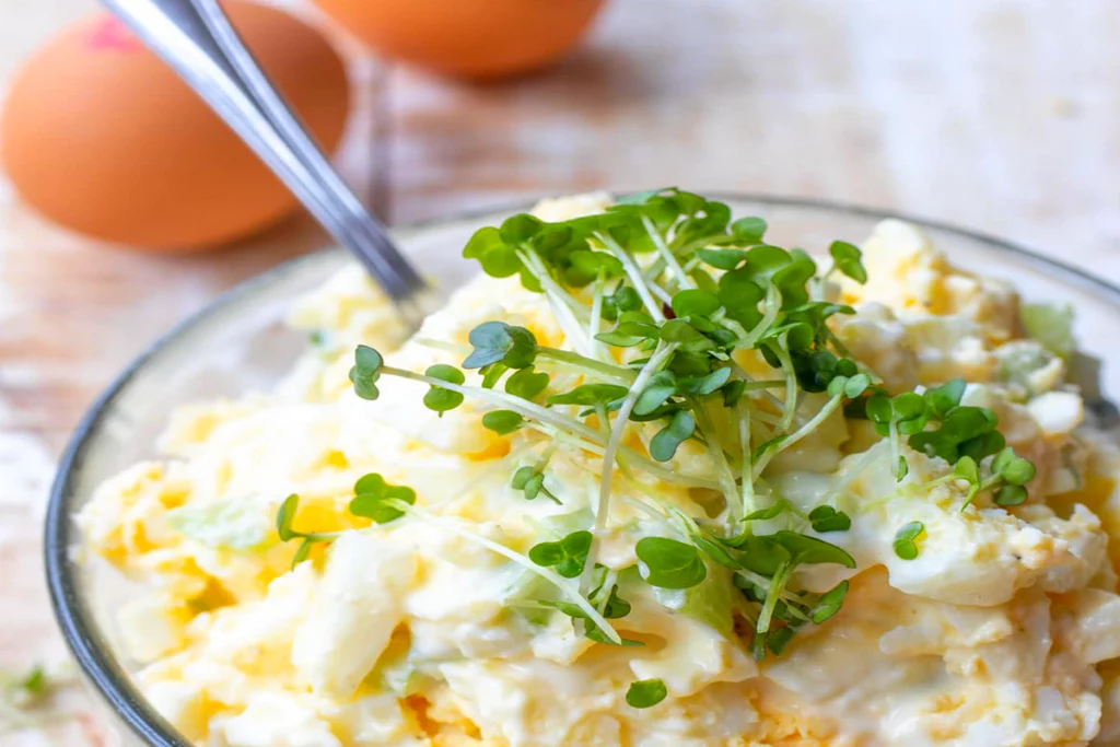 Egg salad with cottage cheese