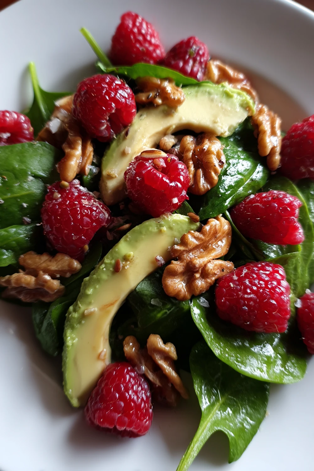 Raspberry Spinach Salad with Avocado and Walnuts recipe